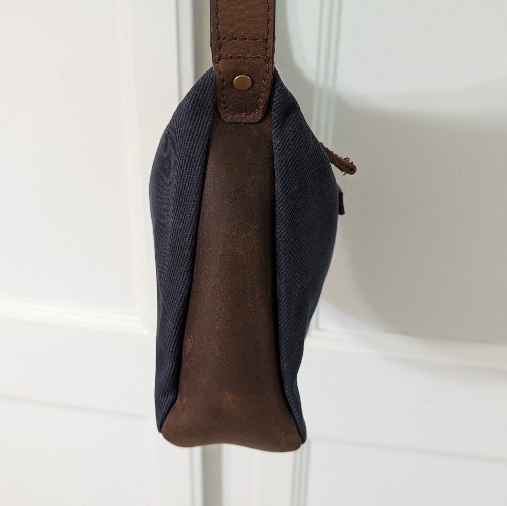 Like New L.L.Bean Waxed Canvas Crossbody‎ 7"H x 7"W x 3"D - Picture 8 of 10